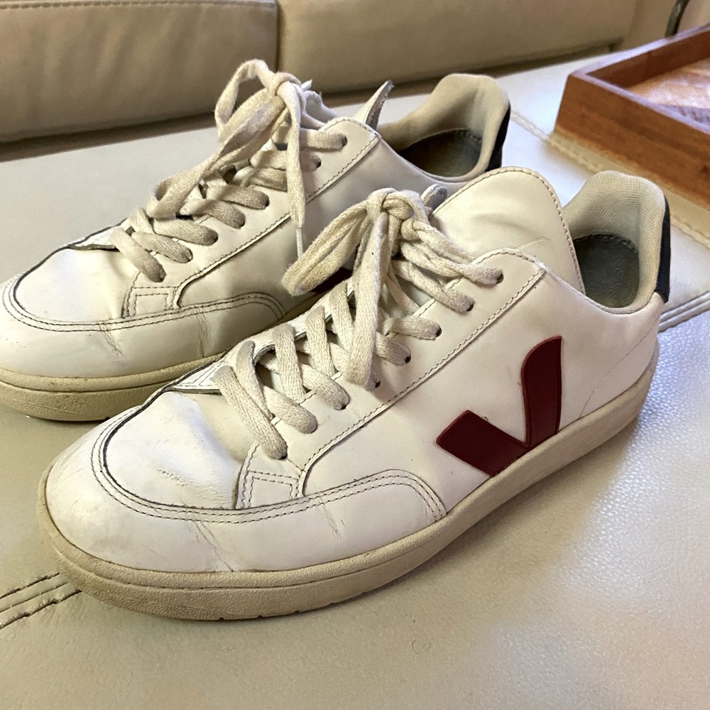 Veja Mens Size 10 Sneakers